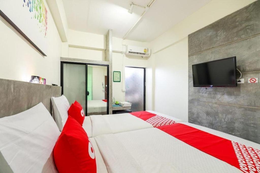 Oyo 412 7 Days Hotel 清邁 外观 照片