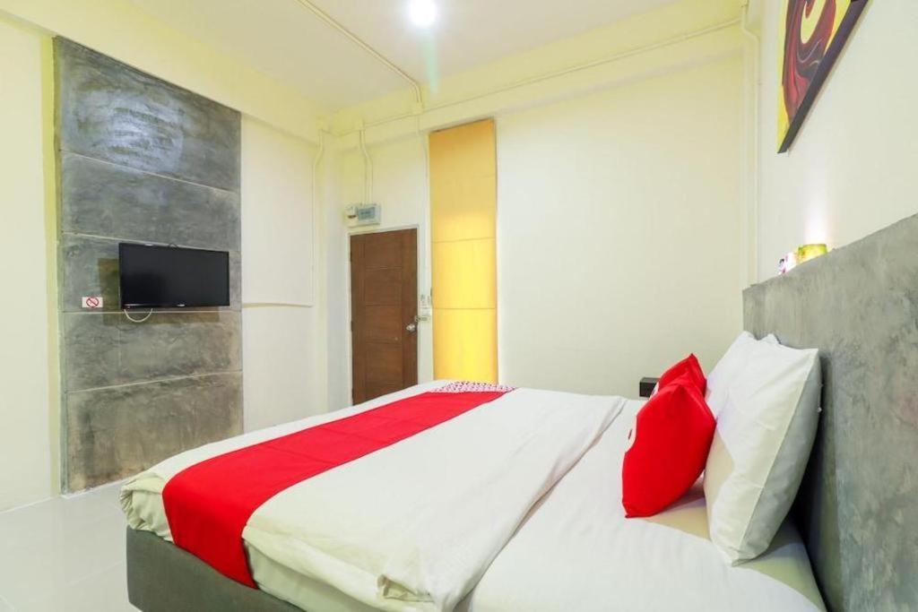 Oyo 412 7 Days Hotel 清邁 外观 照片